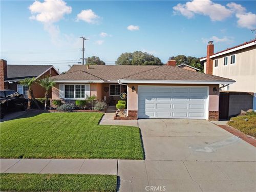 8743 Parkcliff St, Downey, CA, 90242-5231 | Card Image