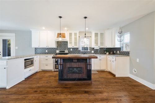 2524 Watauga Rd, Fort Worth, TX, 76111-1640 | Card Image