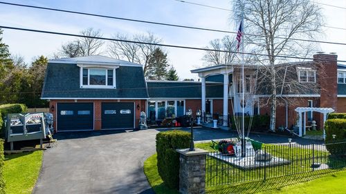 6 Middlefield Pl, Acushnet, MA, 02743-2638 | Card Image