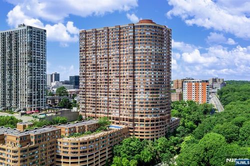 100 Old Palisade Rd, Fort Lee, NJ, 07024-7064 | Card Image