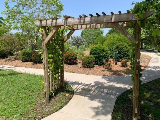 Land in PORT CHARLOTTE 4