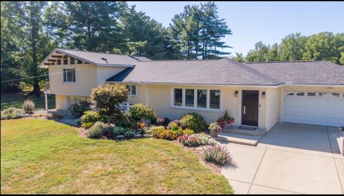 817 Locust Corner Rd, Cincinnati, OH, 45245-3111 | Card Image