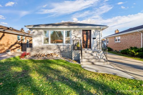 8627 N Merrill St, Niles, IL, 60714-1920 | Card Image