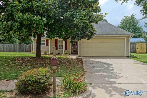 212 Turnbrook Dr Sw, Huntsville, AL, 35824-2903 | Card Image