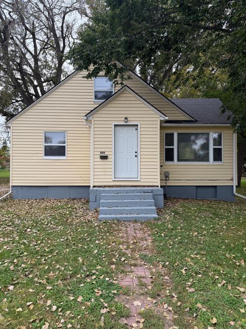 606 E Main St, Marshall, MN, 56258-2524 | Card Image
