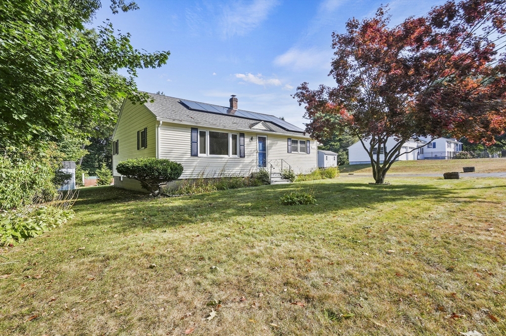 York Ave, Fitchburg, MA 01420