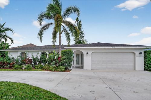 5270 Berkeley Dr, NAPLES, FL, 34112-5471 | Card Image
