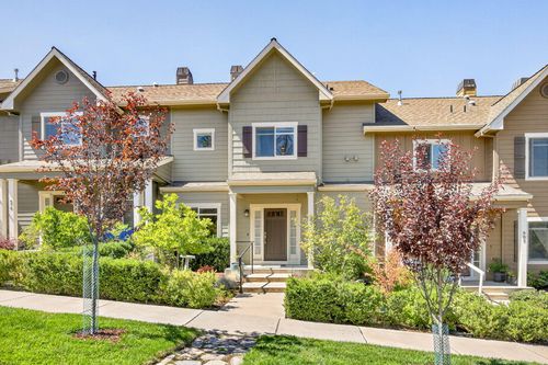 985 Camelot Dr, Ashland, OR, 97520-9164 | Card Image