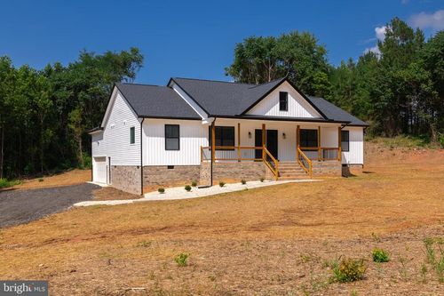 16061 Jefferson Hwy, BUMPASS, VA, 23024-3531 | Card Image