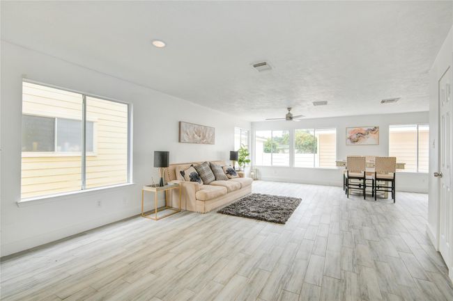 Plenty of natural light | Image 4