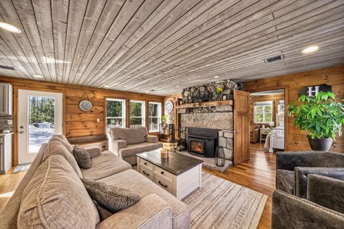 573 Mountain Rd, Newbury, NH, 03255-5204 | Card Image