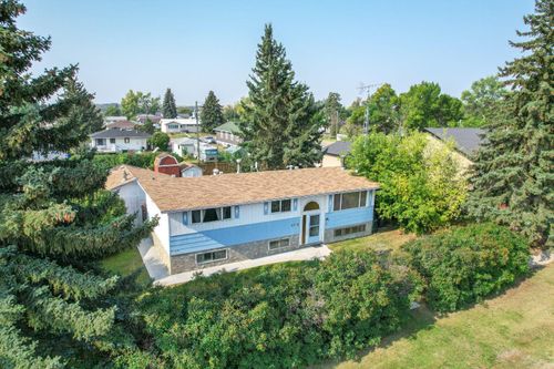 4624 48th Street, Alix, AB, T0C0B0 | Card Image