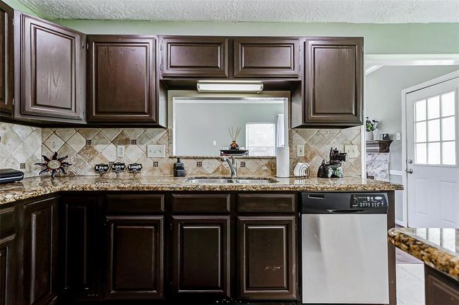 1410 Quiet Green Ct, House other with 3 bedrooms, 3 bathrooms and 2 parking in Houston TX | Image 17