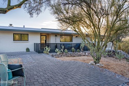 7957 N Village Ave, Tucson, AZ, 85704-7148 | Card Image