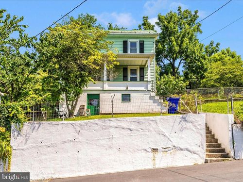 7 W B St, BRUNSWICK, MD, 21716-1325 | Card Image