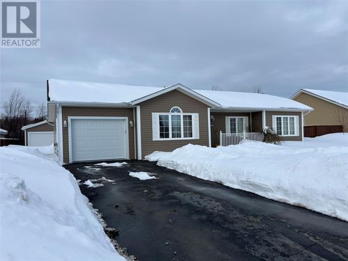 95 Harmsworth Dr, Grand Falls-Windsor, NL, A2A2Y7 | Card Image