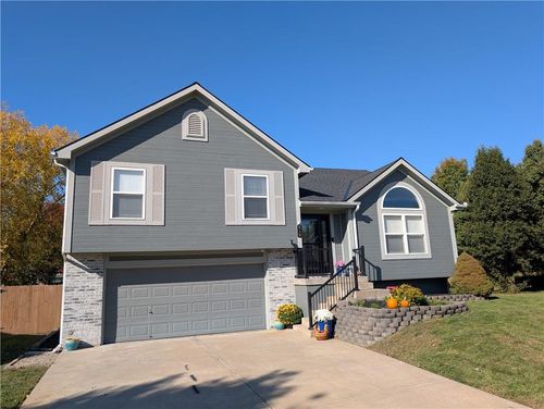 610 Chardonnay Ct, Raymore, MO, 64083-7103 | Card Image