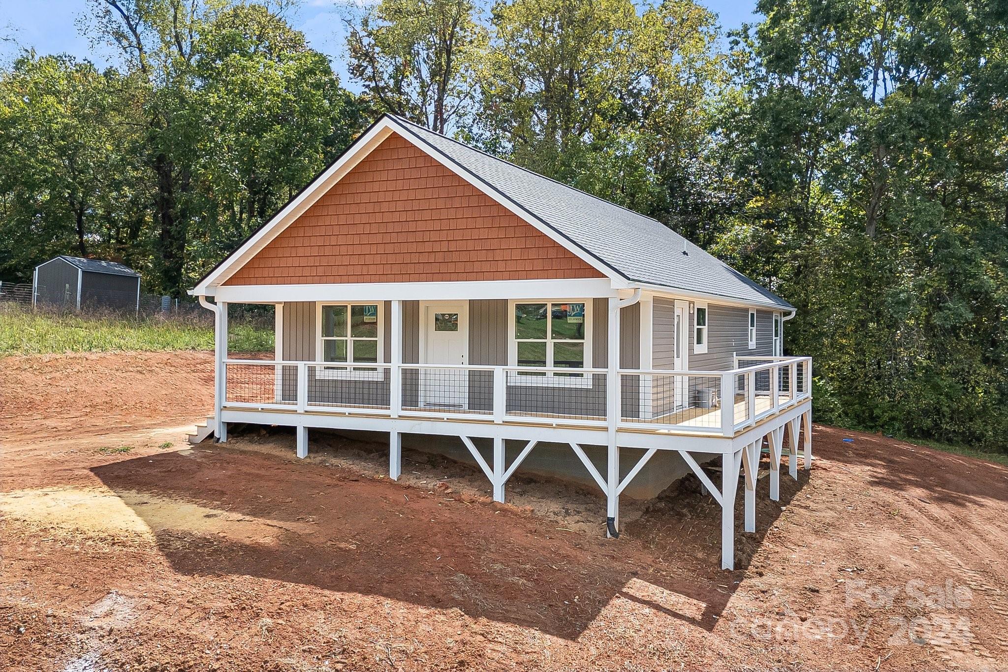 Silkwood Dr, Canton, NC 28716