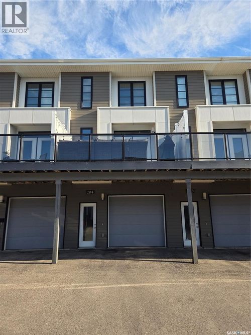 204-3229 Elgaard Dr, Regina, SK, S4X0L2 | Card Image