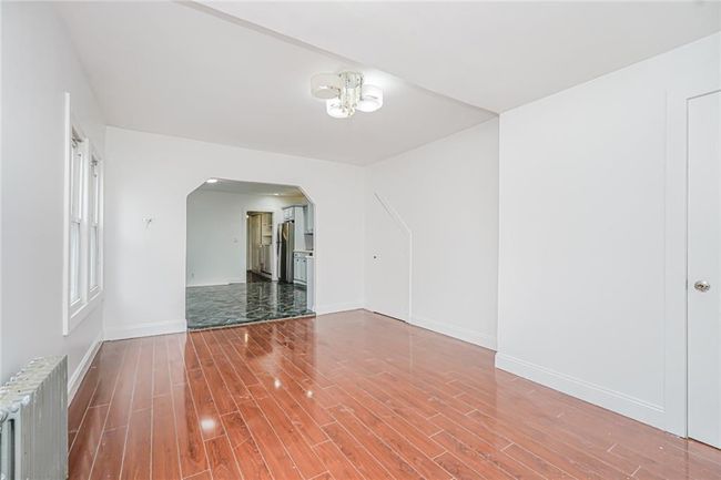 592 39 Th St, Home with 5 bedrooms, 2 bathrooms and null parking in Brooklyn NY | Image 4