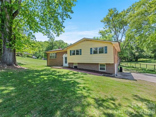 182 Fairway Hills Dr, Waynesville, NC, 28786-2683 | Card Image