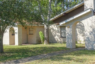 600 S Minnesota, House other with 4 bedrooms, 2 bathrooms and null parking in Beeville TX | Image 3