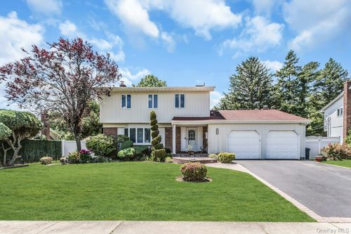 67 Chenango Dr, Jericho, NY, 11753-1527 | Card Image