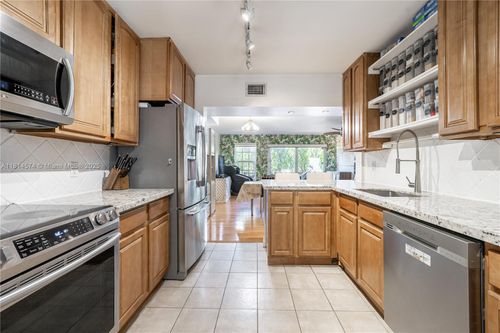 apt-110-680 Tennis Club Dr, Fort Lauderdale, FL, 33311-4025 | Card Image