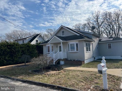 112 1st Ave, Tuckerton, NJ, 08087-2704 | Card Image