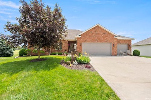2111 Bunker Ct, Auburn, IN, 46706-9483 | Card Image