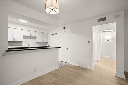 2102-2020 S Congress Ave, Austin, TX, 78704-5101 | Card Image