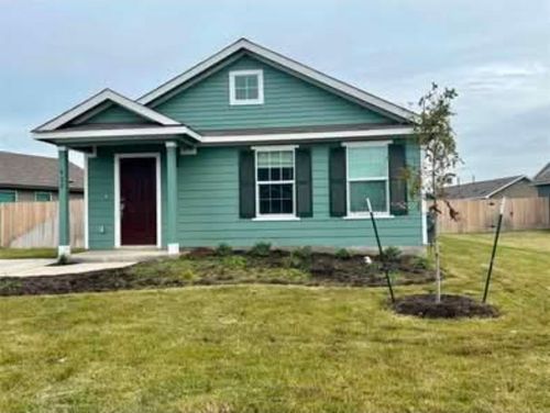 420 Halfmoon Dr, Lockhart, TX, 78644-3868 | Card Image
