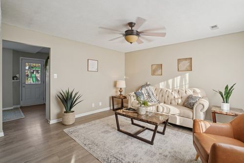 131 Grant Ave, Oak Grove, KY, 42262-8211 | Card Image