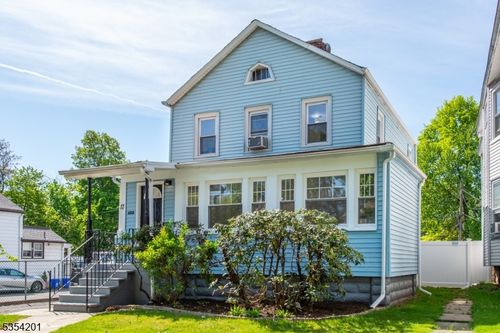 17 Dodd St, East Orange, NJ, 07017-3404 | Card Image