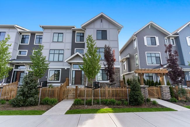 11 - 20261 72 B Avenue, Townhouse with 4 bedrooms, 3 bathrooms and 4 parking in Langley BC | Image 2
