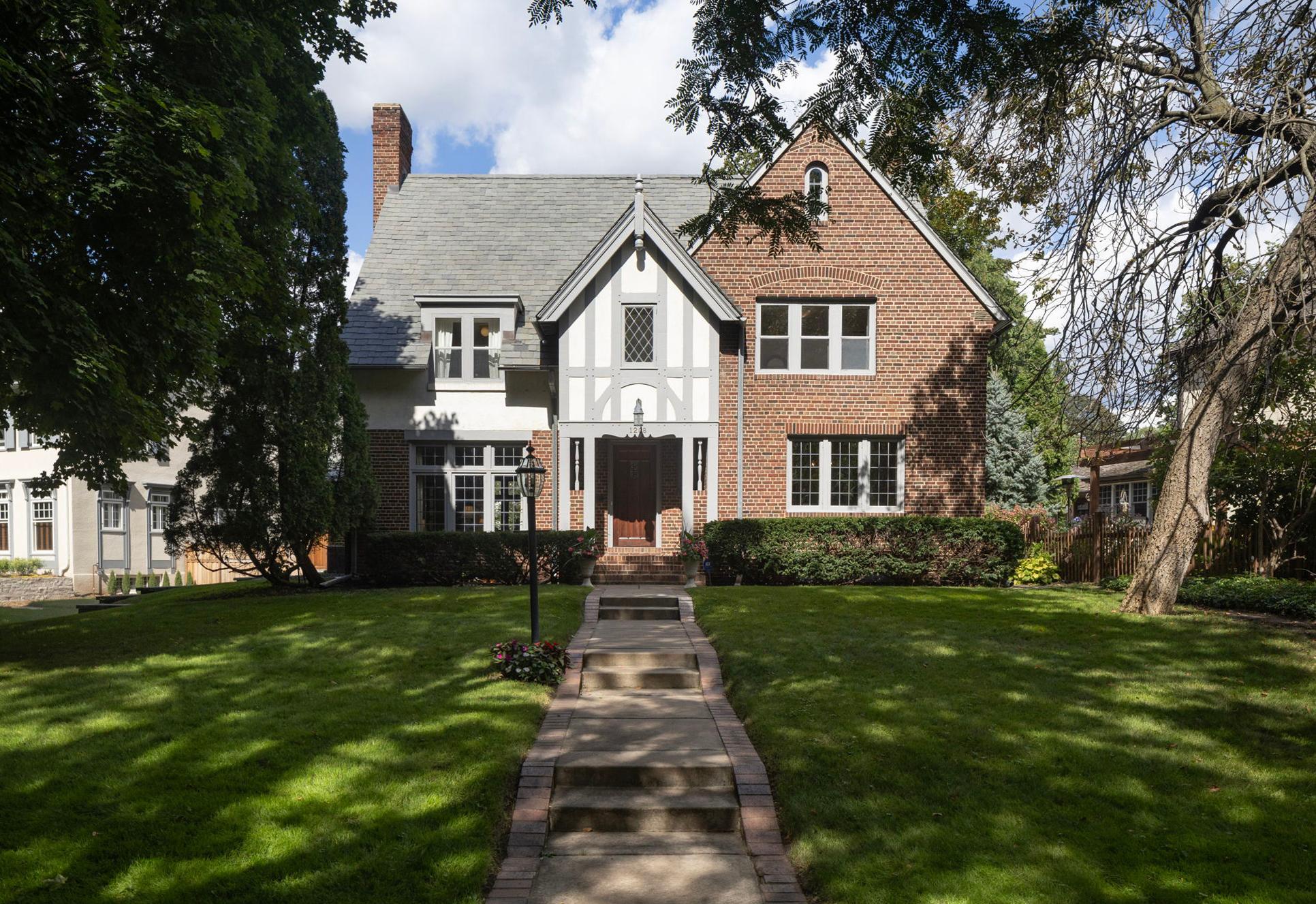 Minnehaha Pkwy, Minneapolis, MN 55419