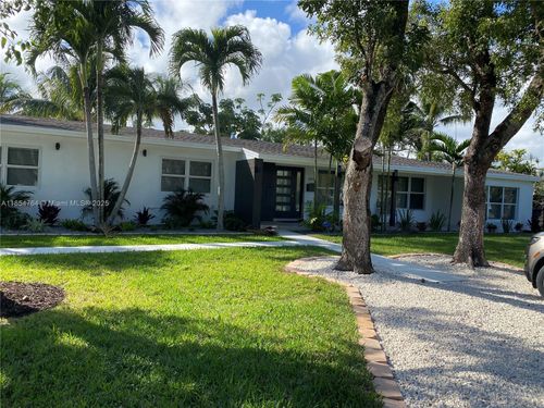 na-6090 Sw 63rd Ave, South Miami, FL, 33143-2140 | Card Image