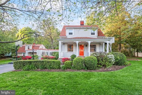 10130 Blake Ln, OAKTON, VA, 22124-2633 | Card Image