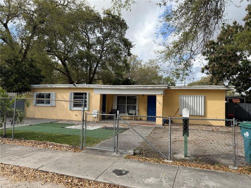 2101 Nw 93rd Ter, Miami, FL, 33147 | Card Image