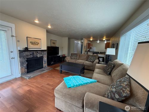 41112-210 26th St Nw, Long Beach, WA, 98631-5221 | Card Image