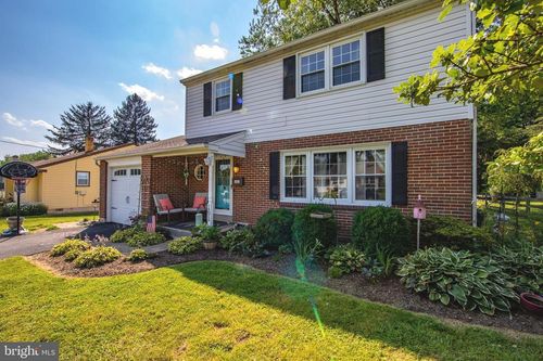 161 Lake Dr, DOWNINGTOWN, PA, 19335-2647 | Card Image