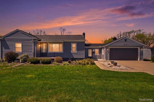 28781 Palomino Dr, Warren, MI, 48093-4219 | Card Image