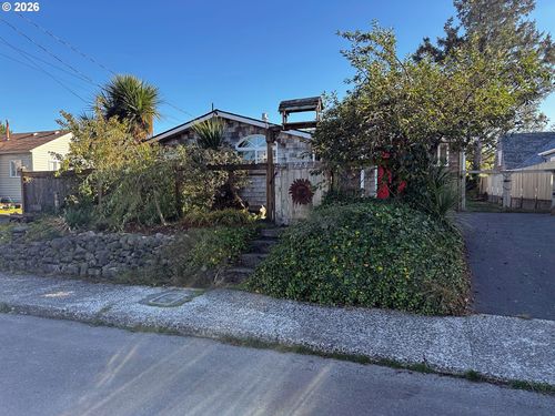 779 16th Ave, Seaside, OR, 97138 | Card Image