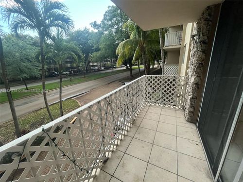 apt-215-1805 Sans Souci Blvd, North Miami, FL, 33181-3002 | Card Image
