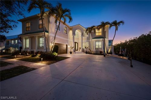 132 E Hilo St, NAPLES, FL, 34113-8663 | Card Image