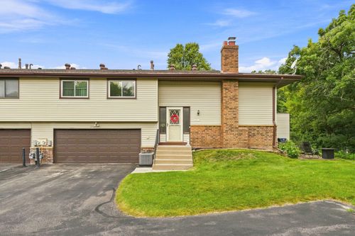 1711 Hickory Hill Dr, Eagan, MN, 55122-2411 | Card Image