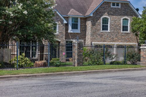 929 N Horton St, La Grange, TX, 78945-1427 | Card Image