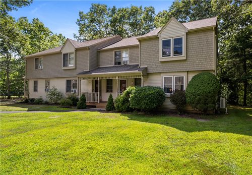 37 Niblick Cir, Coventry, RI, 02816-5786 | Card Image