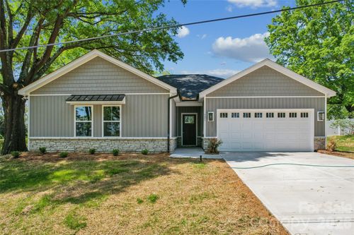 321 Henderson Cir, Harrisburg, NC, 28075-9406 | Card Image