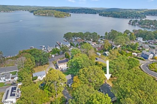 18 Sutton Rd, Hopatcong, NJ, 07843-1939 | Card Image